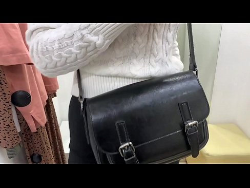 ❤️ Javna masturbacija mlade kurbe FeralBerry z dildom v garderobi ️❌  Seks pri nas sl.robosexshop.ru ❌